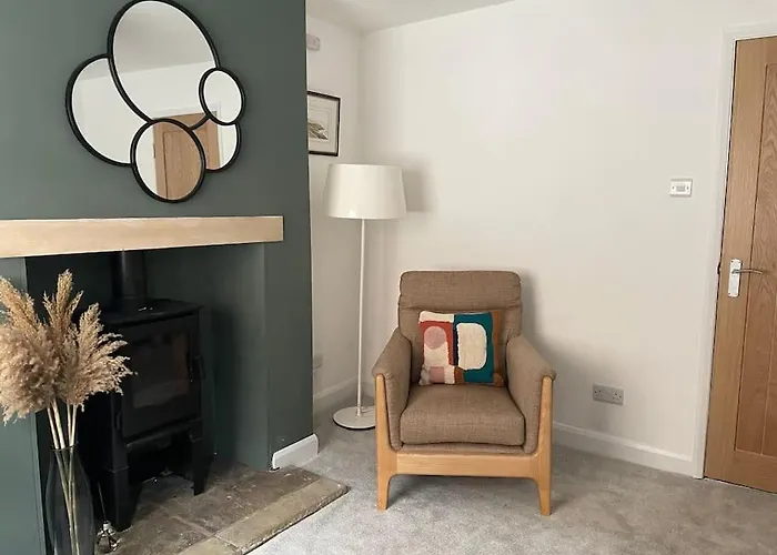 4@No.4. A Cosy Spot For 4 And One Furry Friend