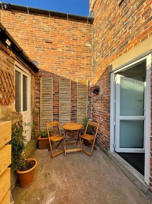 4@no.4. A Cosy Spot For 4 And One Furry Friend Holiday home Cawood